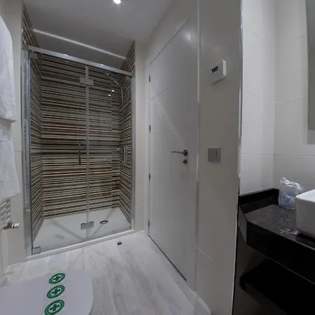 Palacio De Yolanda Tres Cruces *